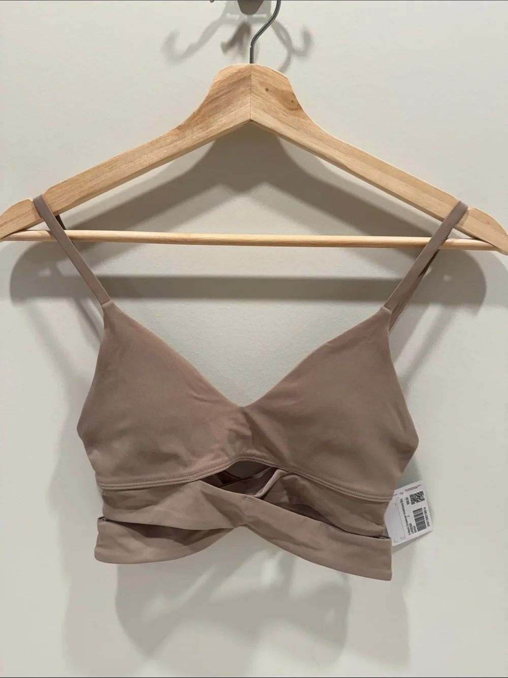 Lululemon V-Neck Crossover Underband Bra